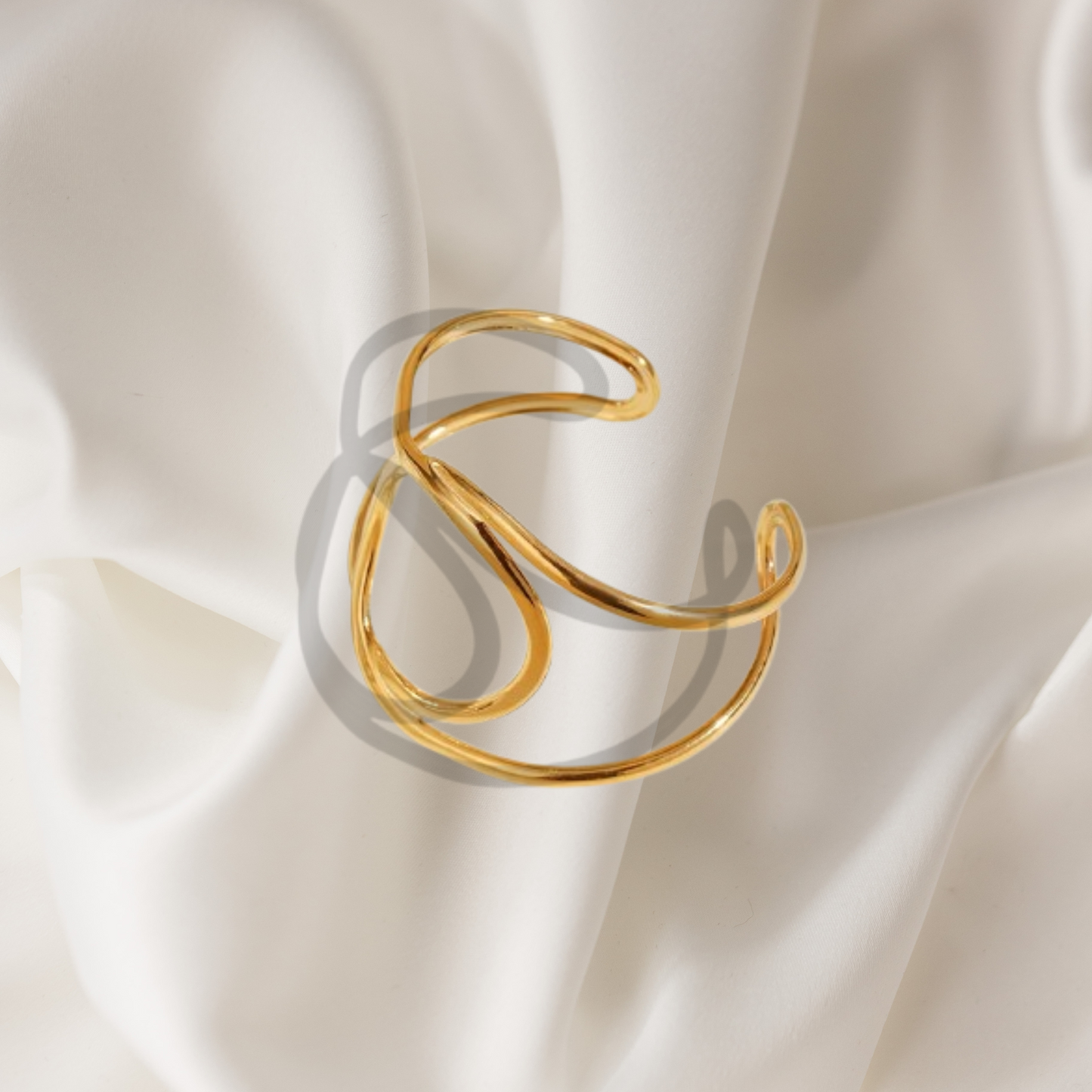 Smooth Line Wrapped Cuff Bracelet – 18K Gold Plated, Waterproof Stainless Steel
